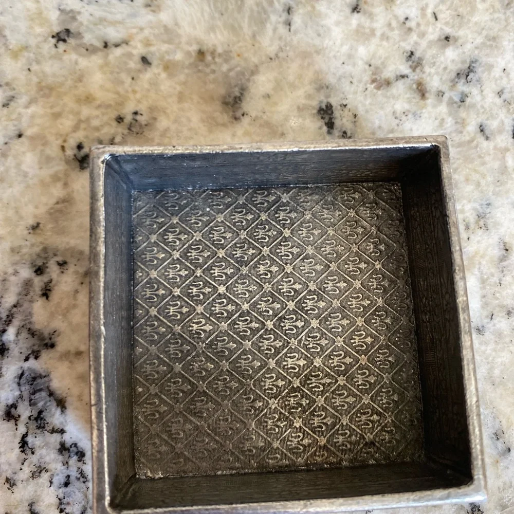 2 FRAMES AND A BOX!